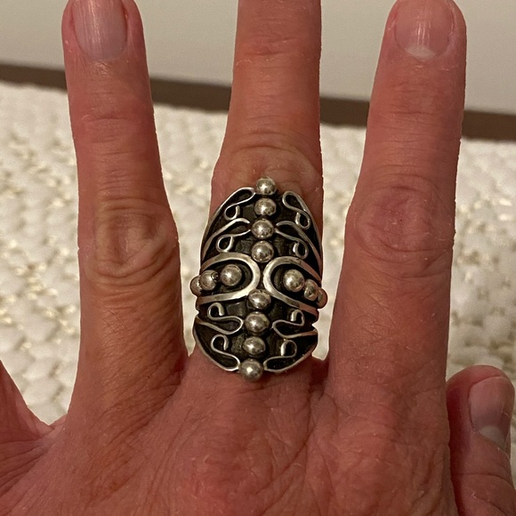 Artist Lorena Nez sterling silver ring - Picture 5 of 5